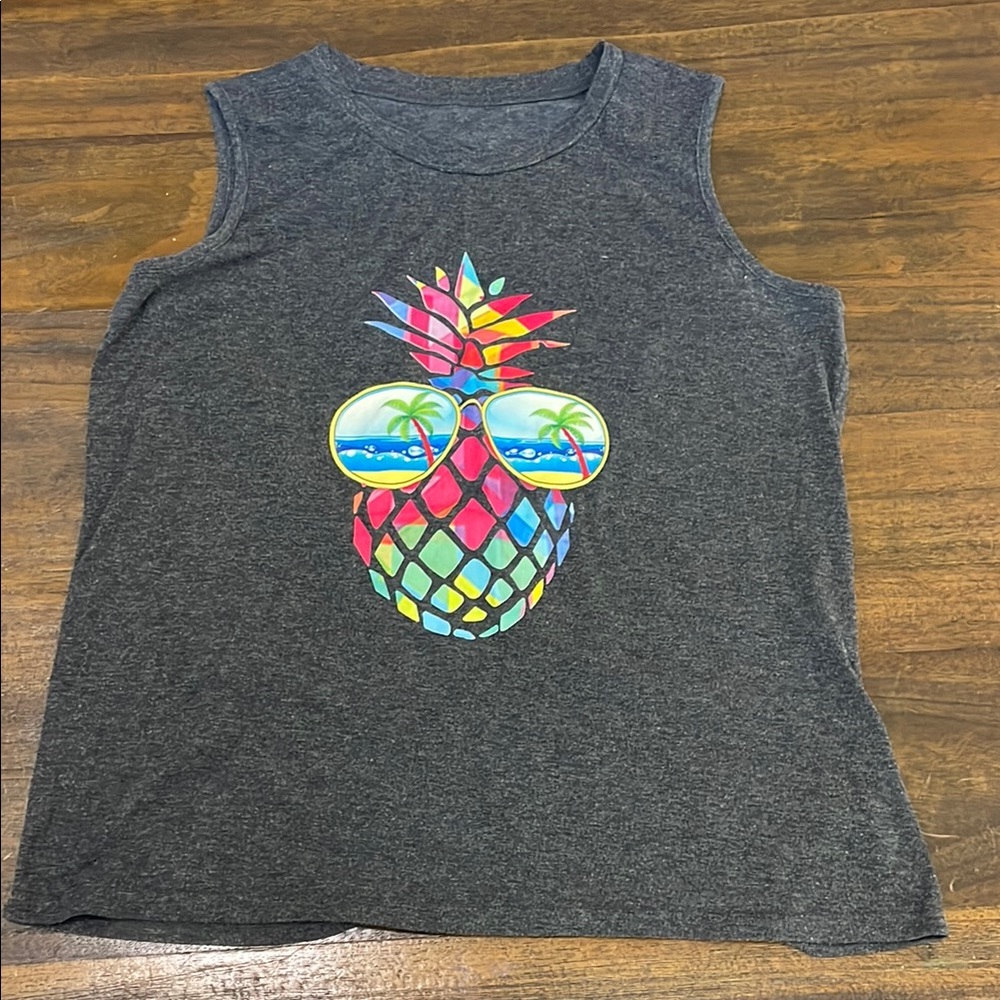 Gray Women’s Sleeveless Top with Colorful Pineapple Design. Size XL